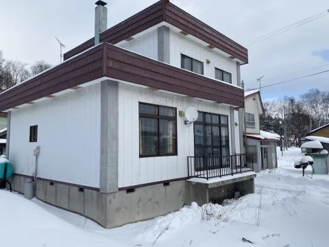 Kutchan_house_exterior